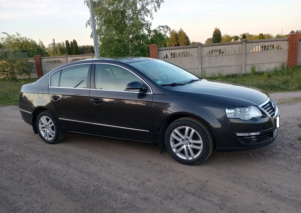 Volkswagen Passat cena 16900 przebieg: 268012, rok produkcji 2008 z Kutno małe 37